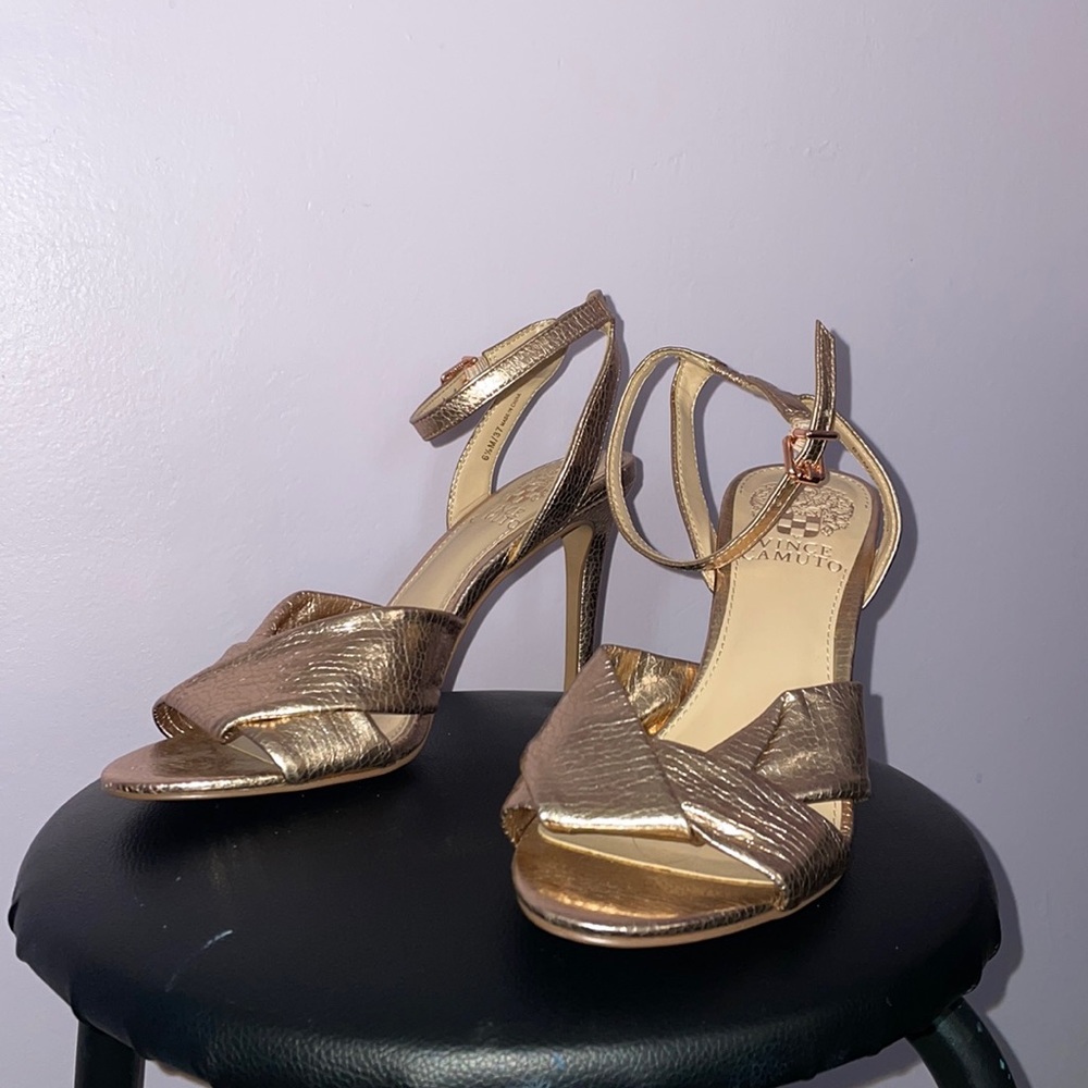 this is Vince Camuto heel sandals